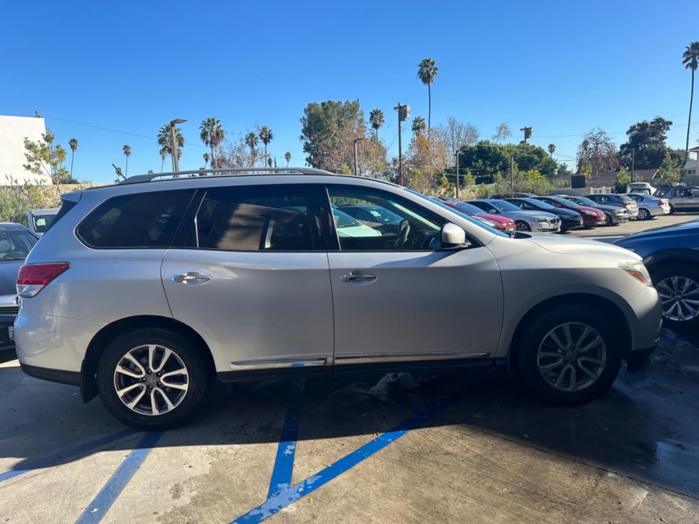 2015 Silver Nissan Pathfinder (5N1AR2MM6FC) , AUTOMATIC transmission, located at 30 S. Berkeley Avenue, Pasadena, CA, 91107, (626) 248-7567, 34.145447, -118.109398 - Crown City Motors is a used “Buy Here Pay Here” car dealer in Pasadena CA. “Buy Here Pay Here” financing, means that when you purchase your vehicle from our dealership, that you make the payments to the dealership as well. We do not need the banks approval to get you approved for a used auto - Photo#16